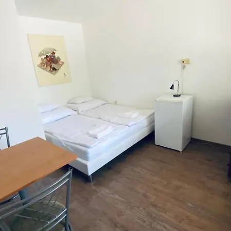 住宿加早餐酒店 Garden Panzio 3*